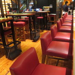 ビキニ ピカール - タイミング良くカウンターはがらがら