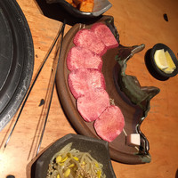 吟味屋 北浜店 - 上タン 長芋キムチ もやしナムル