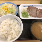 松屋 - 豚肩ロースの焼肉定食定期券使用して530円。