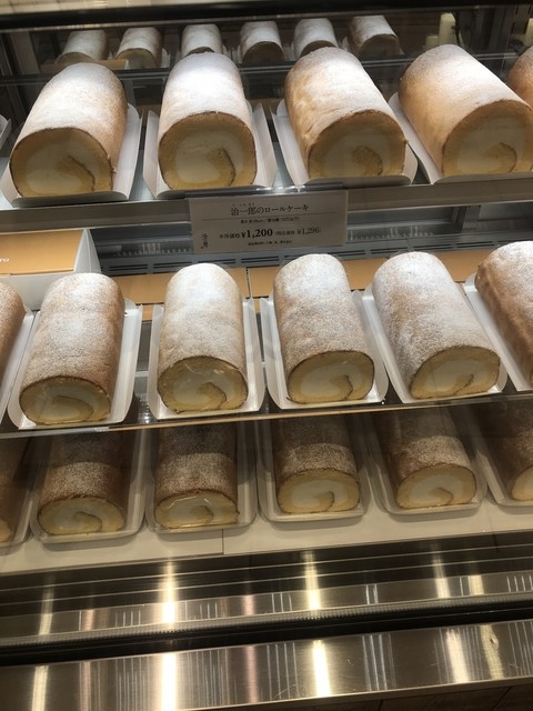 治一郎 ルミネ立川店 ジイチロウ 立川 バームクーヘン 食べログ 治一郎 ルミネ立川店 ジイチロウ 立川 バームクーヘン 食べログ