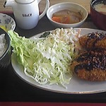 ハナハナ - 日替わりランチ５８０円。この日はコロッケ定食でした。