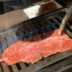 黒毛和牛焼肉 白か黒 - 