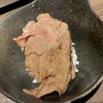 黒毛和牛焼肉 白か黒 - 