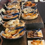 パティスリー＆ブーランジェリー ラ・パルム・ドール - パンブッフェ台＠ランダムに焼きたてのクロックムッシュやカレーパンなども追加登場