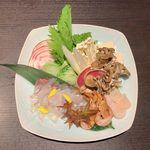 Kaisenkoshitsuizakayauomasa - 贅沢海鮮の鯛しゃぶ鍋 ¥1,290×2 の具材