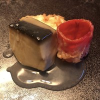 長谷川 稔 - 鮑の煮込み（三陸）高坂鶏のフォン 万願寺唐辛子（北海道） 蓮根（姫路）