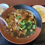 Shokutabi - 薬膳牛肉刀削麺850円