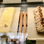 パティスリー＆ブーランジェリー ラ・パルム・ドール - レアチーズケーキ（なめらかレアチーズをミモザケーキ風に）、モンブラン〜クリームチーズ〜（中にクリームチーズが入った濃厚モンブラン）
