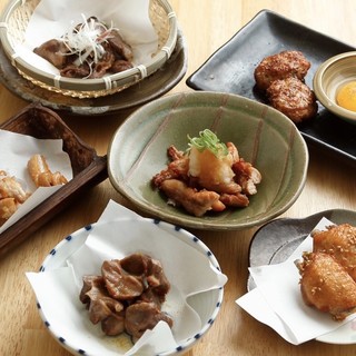 出汁の旨味があふれ出す鳥の素揚げ