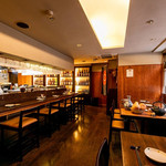 四季のあじ旬楽 - カウンター後ろには6～8名様テーブルもございます。