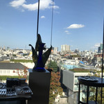 表参道うかい亭 - 鉄板ダイニングからの風景。左手に新国立競技場、右手にスカイツリー。