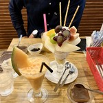 ヤオカネ - 秋の味覚パフェ¥1,000、メロンミルク¥500