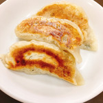 中華司 - 焼餃子(3コ) 240円
