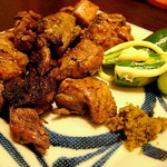 ぢどりや日向 - 鶏もも炭火焼（1200円）