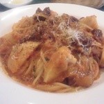 北里八雪牛と里芋のトマト煮込みソースのパスタ