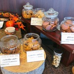 パティスリー＆ブーランジェリー ラ・パルム・ドール - クッキーブッフェ台