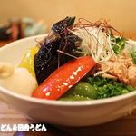 手打ちうどん　 いしづか - 秋茄子の揚げ浸しうどん（後ろから）