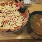 神東寿司 - サーモンマヨ丼(６００円)