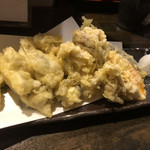 魚貝三昧 雛 - 牡蠣の天ぷら（680円）