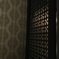 GoldFin 過門香 新橋店 - 個室の引戸は幻想的