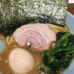 らーめん 晴れる家 - ラーメン　味玉トッピング