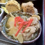 御食事処 サニー - 日替弁当（松花堂）(\1,100)　前菜　（奥右側は焼魚・そぼろ味噌）