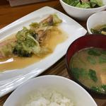 旬菜 とりどり - 秋鮭ちゃんちゃん風煮付けセット 850円