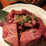 和牛炭火焼肉ビストロ 飛び牛 - 