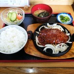 ラーメンたけ味 - ビーフハンバーグ定食　800円