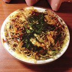 Hiroshima Okonomiyaki Jei - 電子レンジ対応の容器に入れてくれます。（2019.10 byジプシーくん）