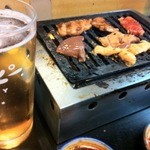 大衆焼肉 ジンギスカン - ホッピーとジントンタンレバー唐辛子タレ。。