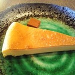 珈琲茶房　華なり - 珈琲についてくるチーズケーキと生チョコ