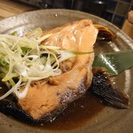 本マグロ専門問屋 とろ鮪 - はまちのカマ煮(19-10)