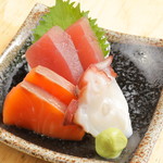 Octopus sashimi/salmon sashimi/broiled salmon/final mackerel