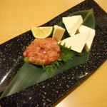 酒盗のクリームチーズ添え