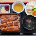 かいだ屋 - 2019.10 特上うな重 一本半入り サラダ付き（4,630円）