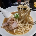 自家製麺 伊藤 - ザクッパツッな独特な食感の麺