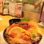 Yoshi - 特製海鮮丼2500円