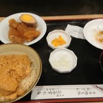 日本橋 お多幸本店 - ご飯少な目は丼半分