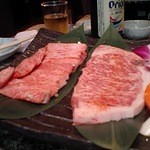 焼肉 金牛 - 地元の品評会で評価が高い名人がいる牧場。サシもしつこくなく甘くて美味しいですよ。