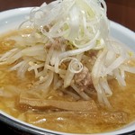 らーめん・つけ麺 吉田商店 - 味噌ラーメン800円(写真は大盛900円)