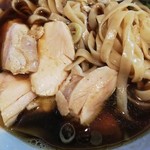 とりそばモリゾー - しなやかな鶏チャーシューと平打ち麺