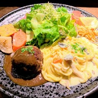ビストロ ハマイフ - エゾ鹿肉ミニハンバーグ+キノコのクリームパスタ