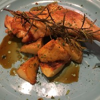 フタツボシ - 骨付き鶏モモ1,180円