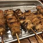 串焼キ カメチヨ・シャルボン - 鶏皮 塩