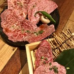 Yakiniku Ponga Eru E - 和牛盛り合わせ