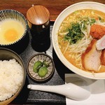 中華食堂 よしだ屋 - からし味噌ラーメン&ライス&卵