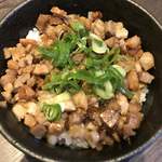 支那そばや - きざみチャーシューご飯　350円
      ナルホド君チョイス。これも次次回食べてみたい。