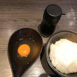 支那そばや - 名古屋コーチン卵かけご飯　300円
      ボスチョイス…これは次回食べて見たい