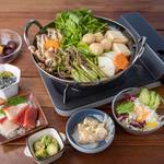 ダイニング　冗談酒場　HIDE